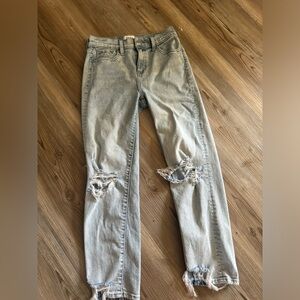 Pistola jeans size 25. Good condition.